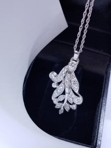 Diamond Pendant 1.10 Ct,14K 3.76gr White Gold Necklace with chain.