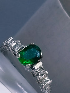 1.25 Carat Diamond princess & Emerald Oval Ring,14K 4gr White Gold , Size 7